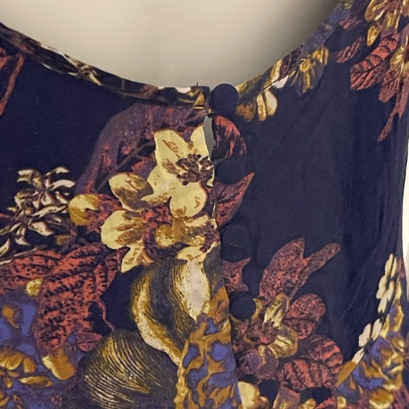 Beautiful asymmetrical blue dress. - Picture 7 of 7